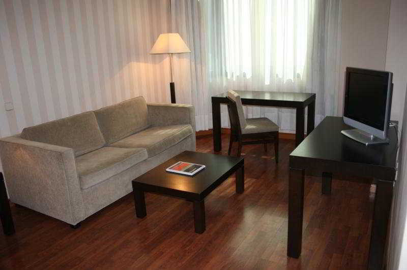 Apartamentos Th Las Rozas Exterior photo