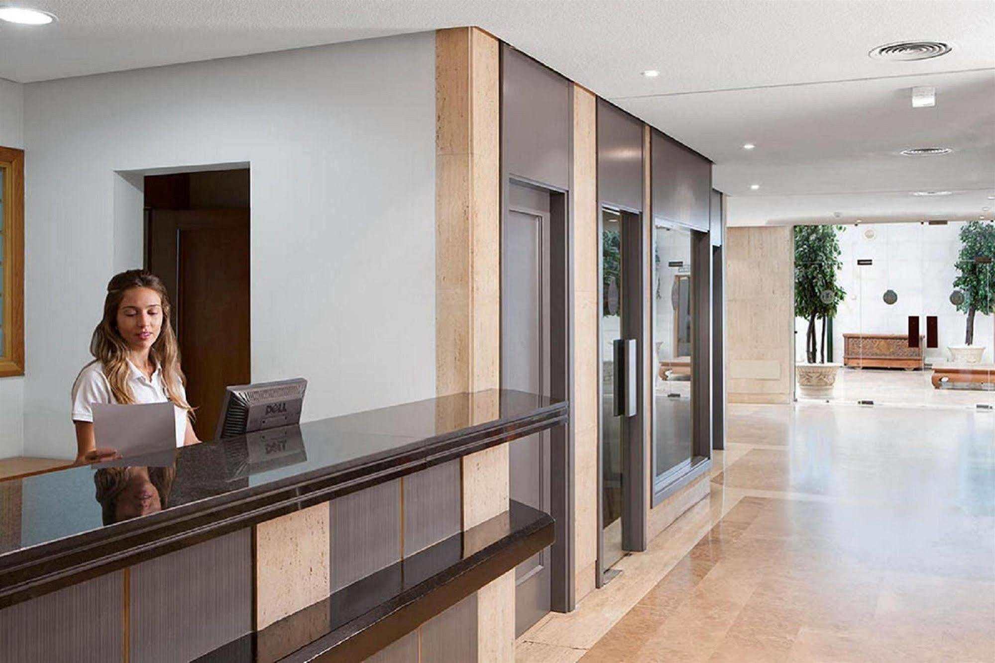 Apartamentos Th Las Rozas Exterior photo